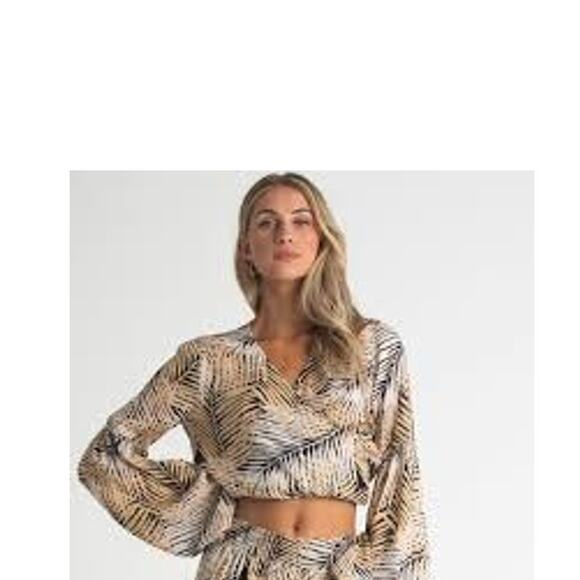 BILLABONG Breathe Light Woven Top Size Medium M Wrap Surfer Boho Crop Feminine - Picture 6 of 6